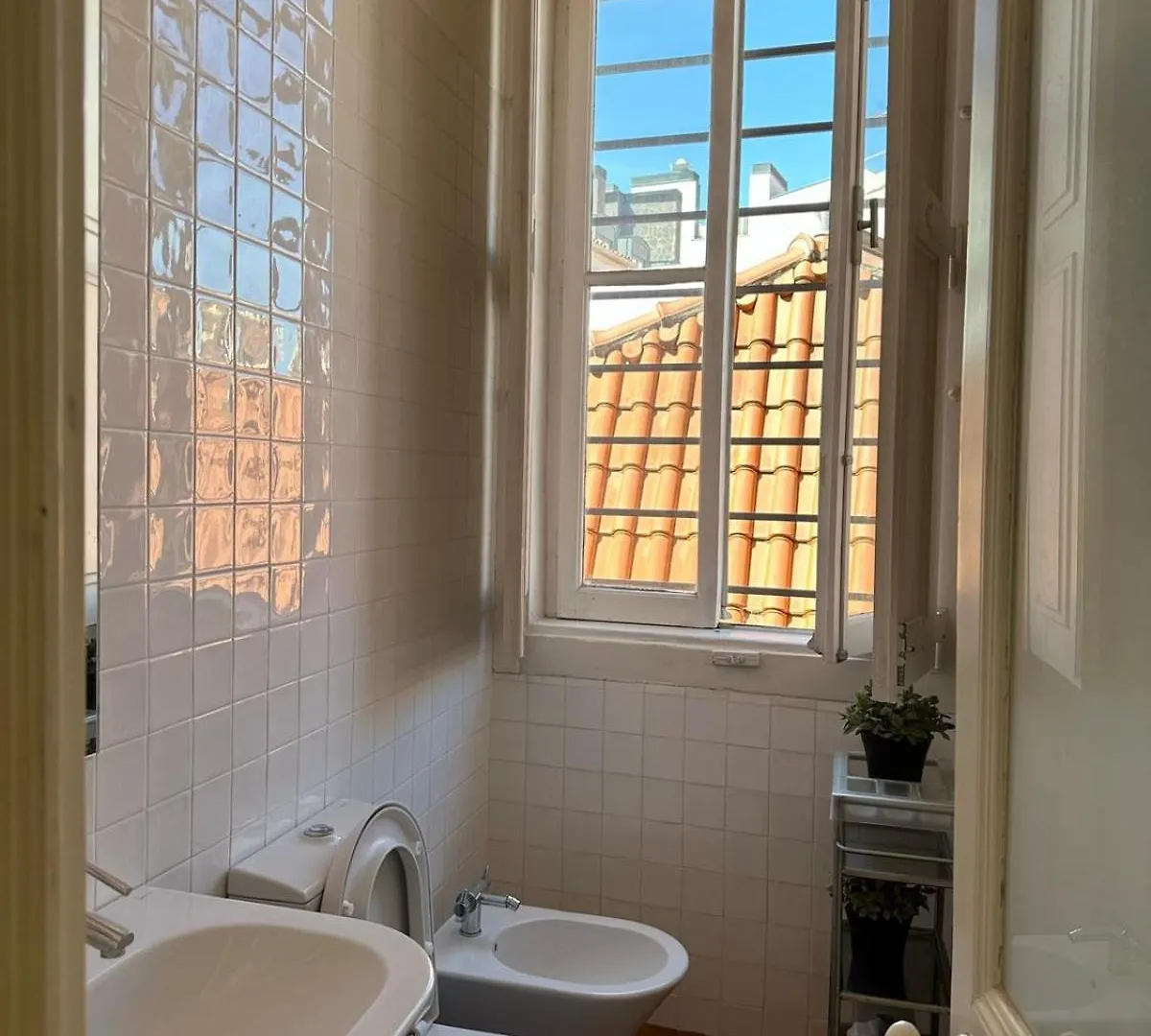 Apartment Deluxe King With Ac With2 Bedrooms Lisbon